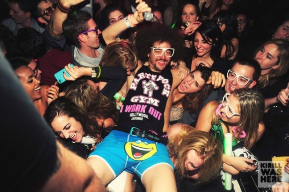 http://www.gigcity.ca/wp-content/uploads/2011/12/LMFAO1-580x386.jpg