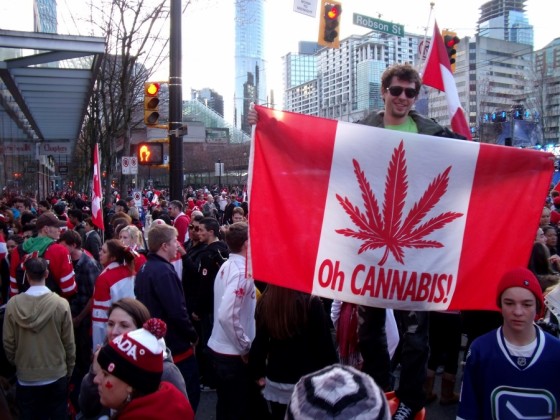cannabis-flag-crowds